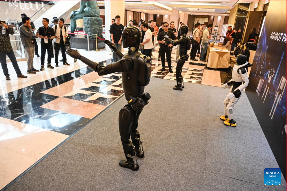 (ที่มา: https://en.imsilkroad.com/p/350945.html)