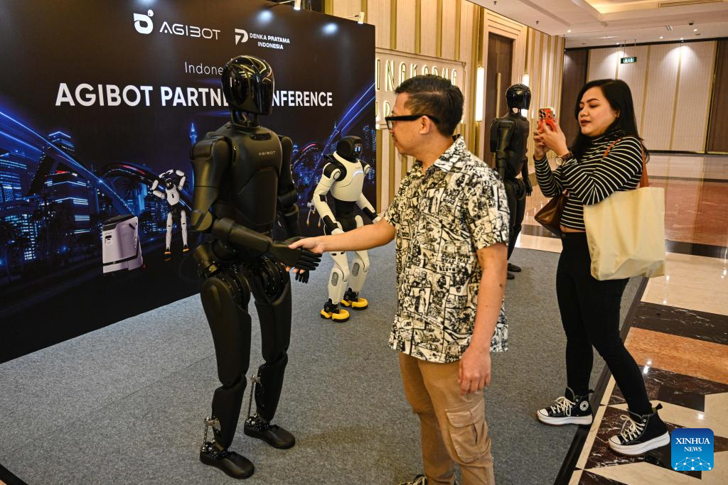 (ที่มา: https://en.imsilkroad.com/p/350945.html)