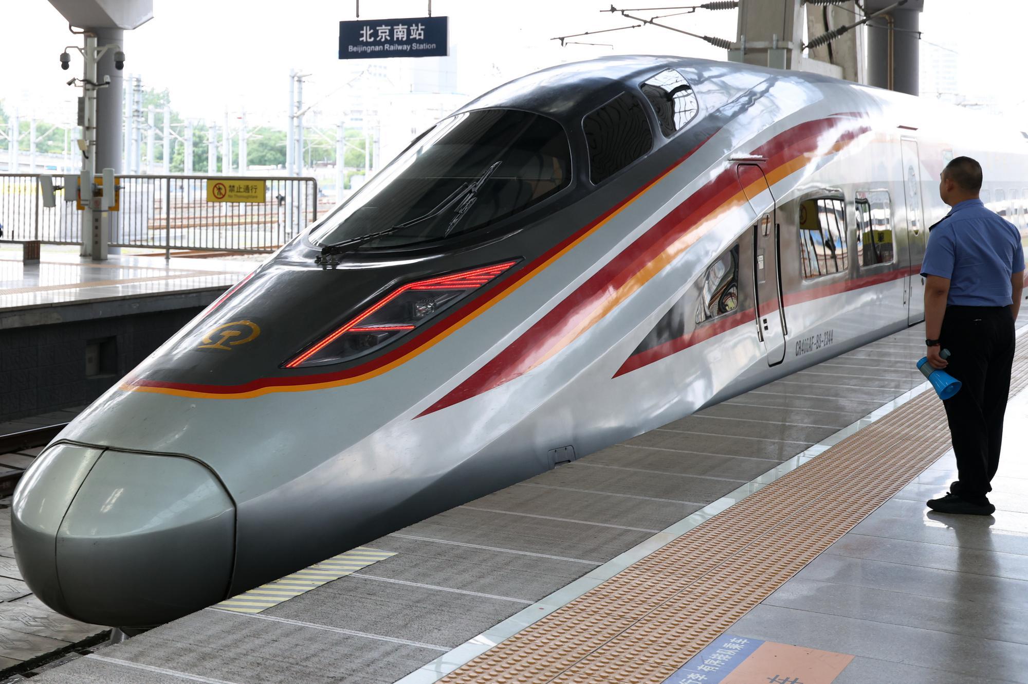 อนึ่ง ความยาวรวมของทางรถไฟความเร็วสูงที่เปิดใช้งานแล้วในจีนสูงเกิน 50,000 กิโลเมตรแล้ว