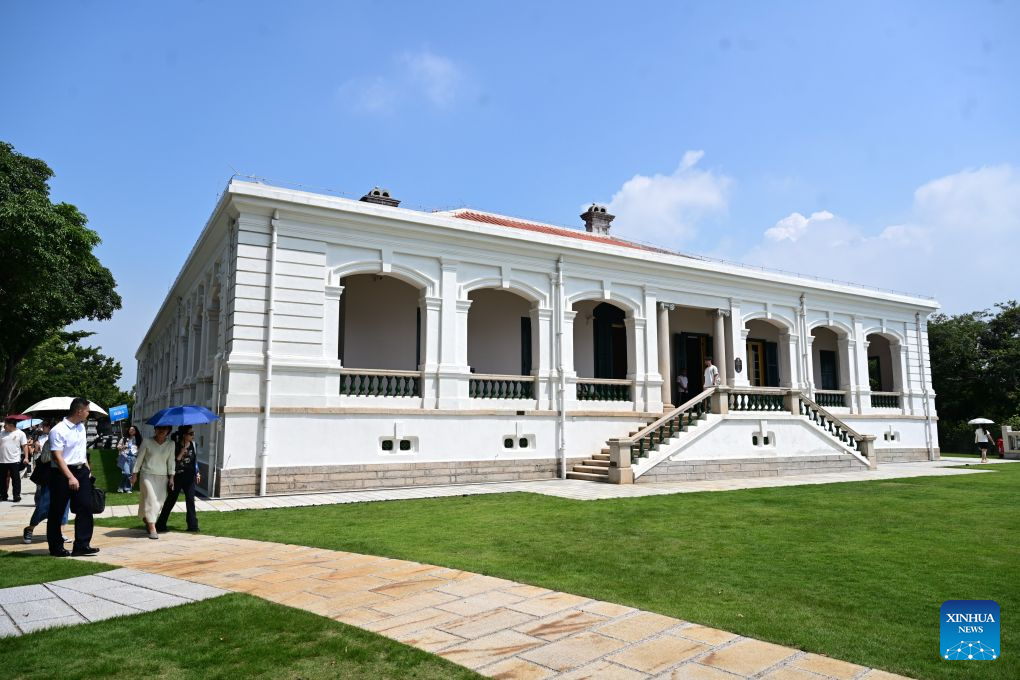 (ที่มา: https://en.imsilkroad.com/p/351877.html)