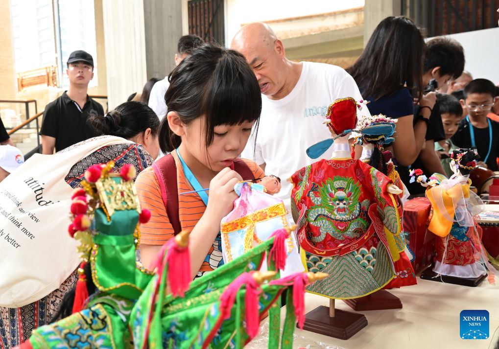 (ที่มา: https://en.imsilkroad.com/p/351877.html)