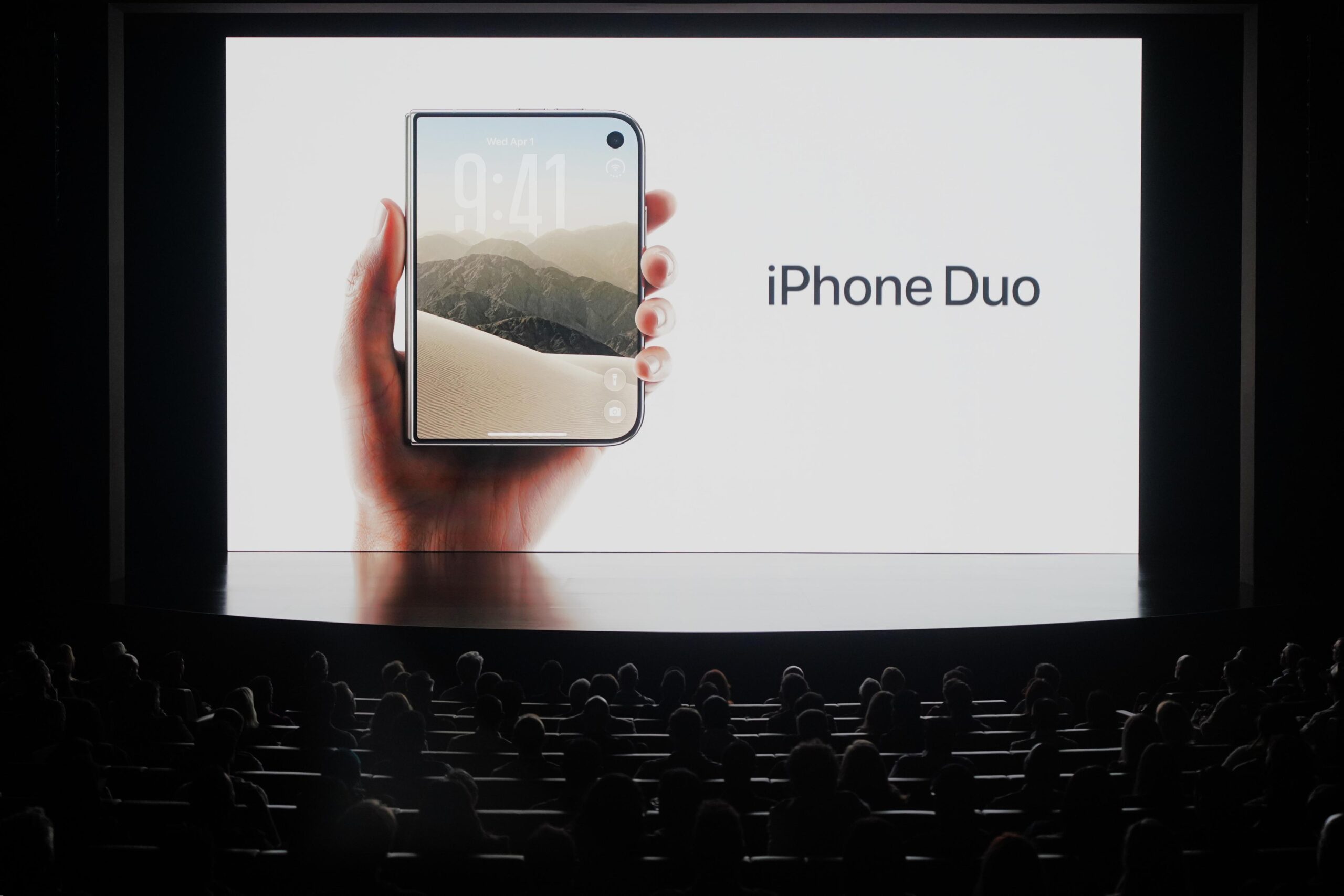 Apple เปิดตัว ‘ไอโฟนจอพับ’ รุ่นแรก ไซส์เท่าพาสปอร์ต