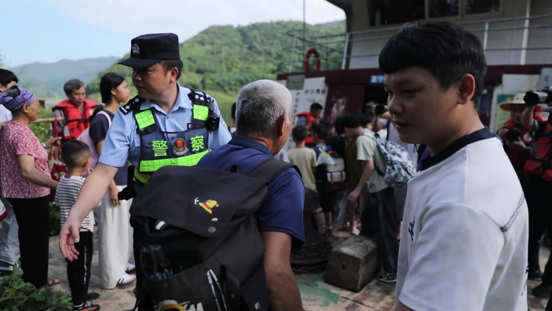 บริการ ‘เรือโรงเรียน’ ฟรีในยูนนาน รับส่งเด็กสู่โลกการศึกษา
