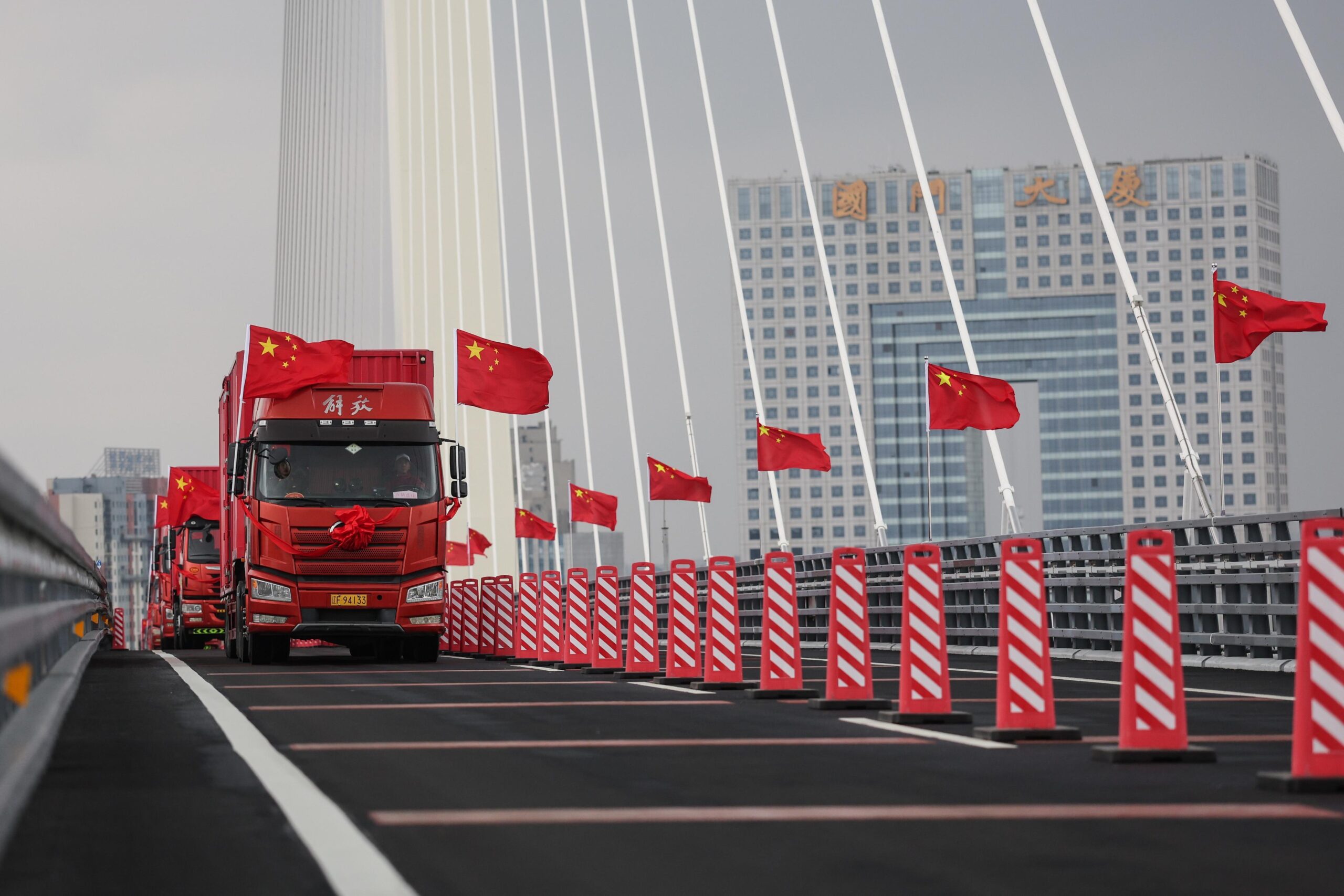 จีน-DPRK เปิดใช้ ‘สะพานข้ามแม่น้ำยาลู่’ แห่งใหม่ หนุนการค้า-แลกเปลี่ยนสองชาติ